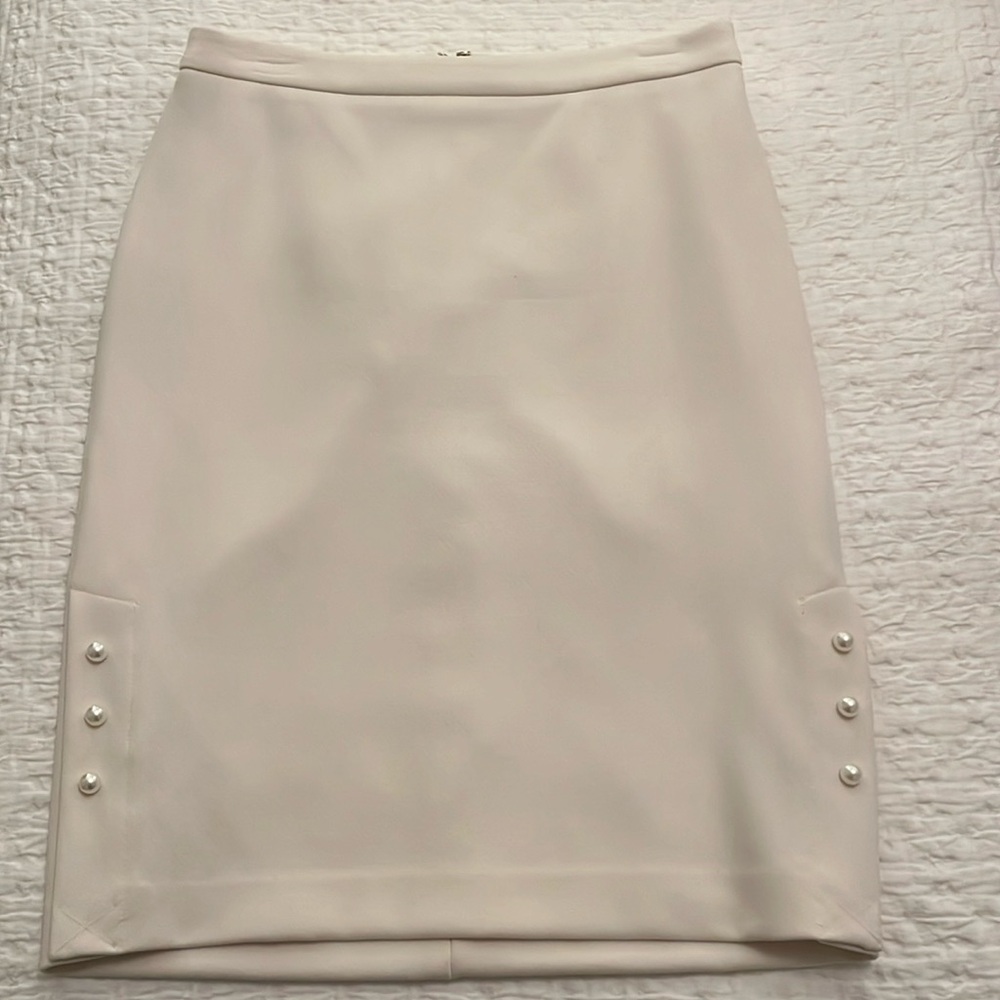 NWOT Ann Taylor ivory winter white pencil skirt with pearls size 4